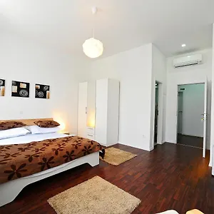 4* Couette-café Valenti